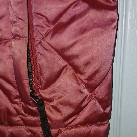 The North Face Red Puffer Jacket - Picture 6 of 11